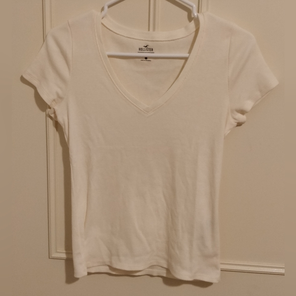 Hollister Cream V-Neck T-Shirt - Picture 1 of 5